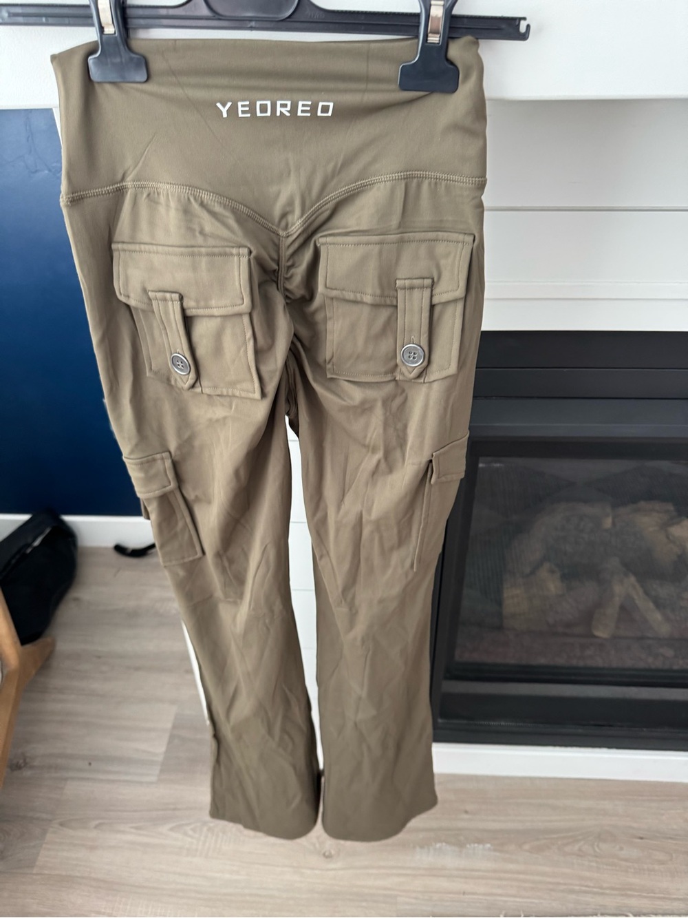 Yeoreo Hedda 32" CoreFlex Flared Leggings Army Green Medium New - Picture 4 of 5